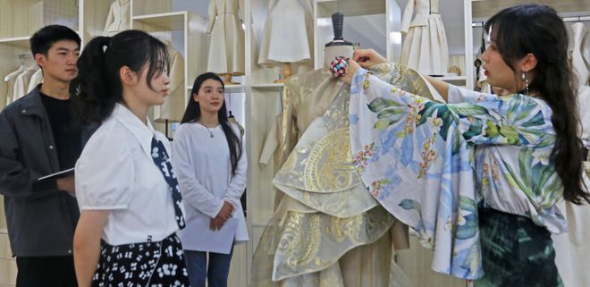 江西服裝學(xué)院2023年藝術(shù)類?？颊猩?紡織品研發(fā)專業(yè)深度解析